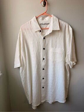 Caribbean Cream Short-Sleeve Button-Down Shirt with Dark Buttons